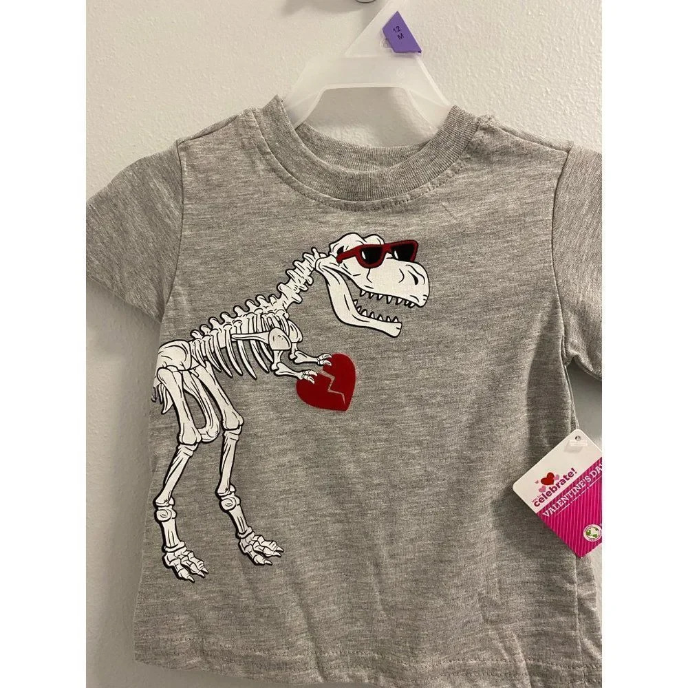 Dinosaur heart 4T brand new short sleeve